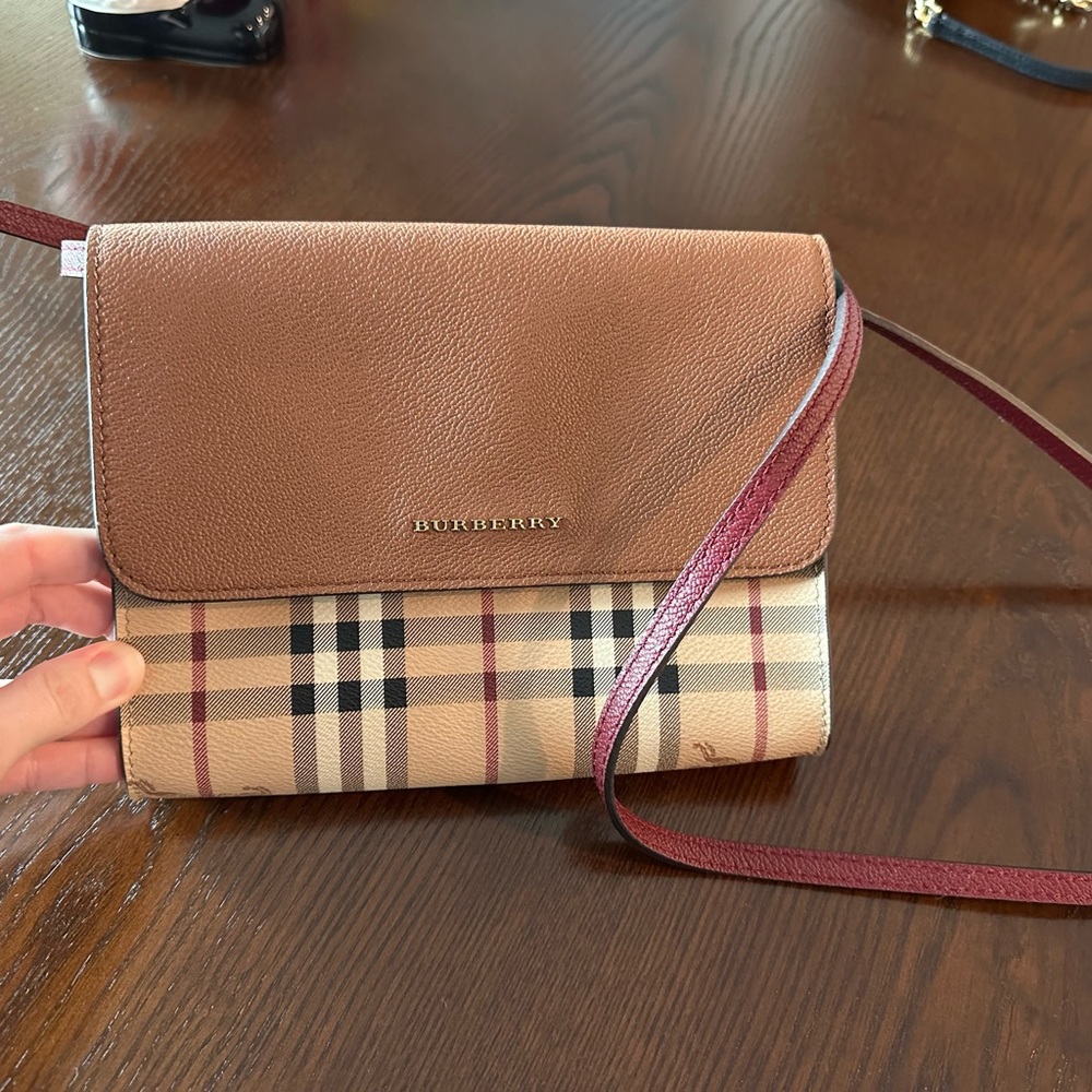 Burberry Loxley Crossbody Bag - Picture 5 of 5